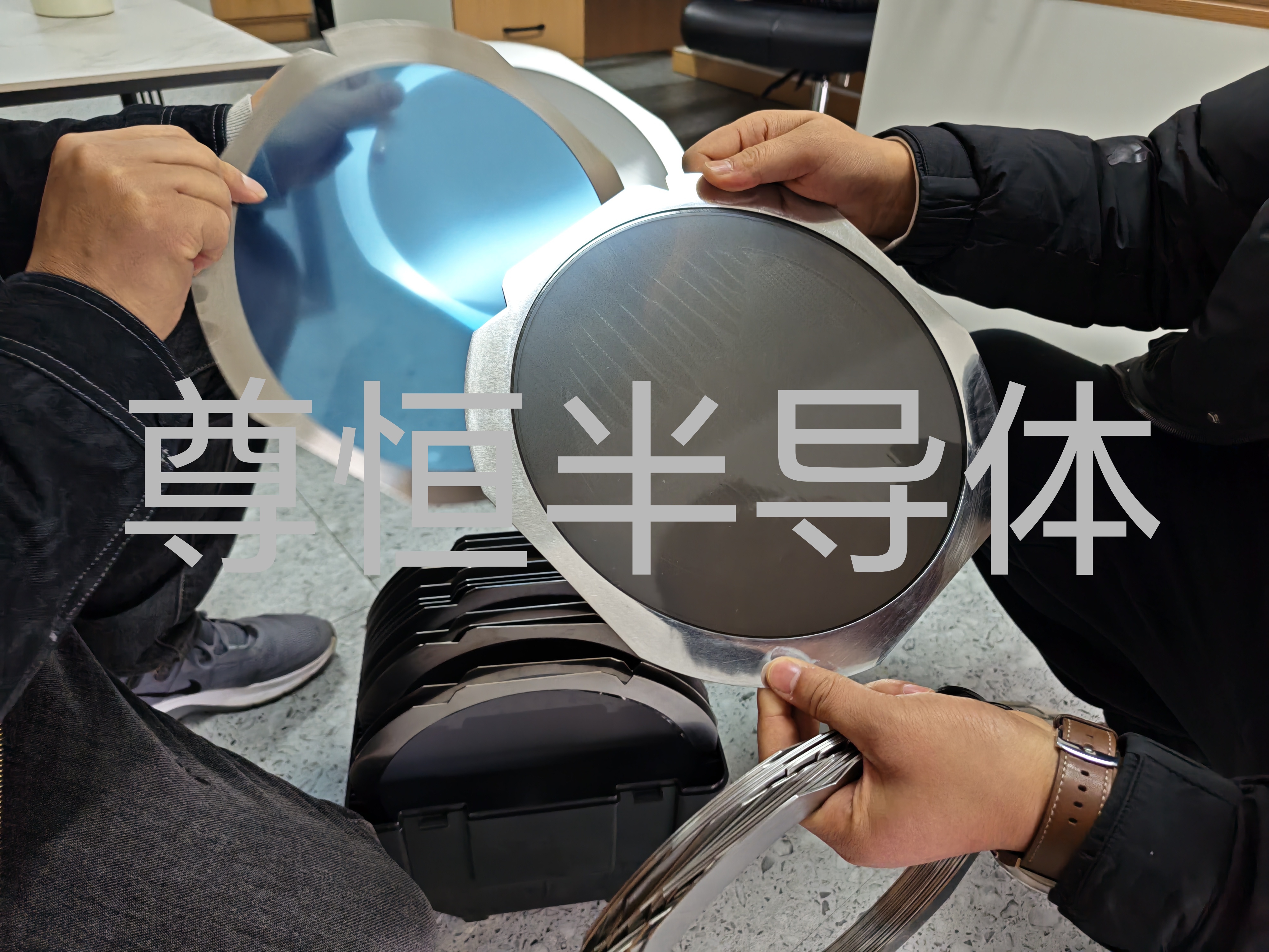 突破全球技术空白!苏州尊恒半导体多功能Ring环清洗设备实现黑膜清洗首创成功